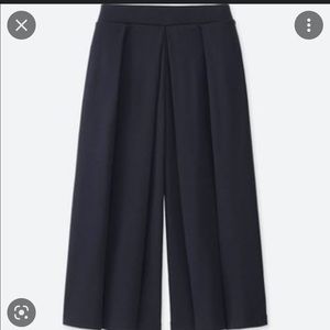 Uniqlo crepe jersey cropped pants in XS